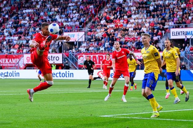 ENSCHEDE , 06 08-2026 , Stadium Grolsch Veste , season 2026 2027 , UEFA Europa League play-off football , match between FC Twente and FC DAC 1904 , picture shows FC Twente player Marko Pjaca FC Twente player Wout Weghorst Twente - DAC 1904  x205494309x Copyright: