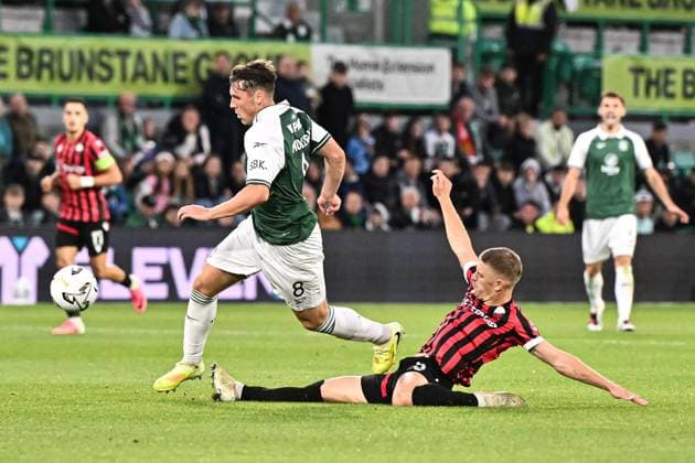 Hibernian v KF ShkÃ«ndija UEFA Europa Conference League Josh Mulligan of Hibernian gets past Drilon Islami of KF ShkÃ«ndija during the UEFA Europa Conference League Third Qualifying Round First Leg match at Easter Road, Edinburgh 06 08 2026 UK Newspapers OUT Copyright: xJamiexJohnstonx FIL-23733-0212