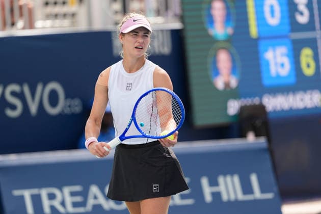 WTA, Tennis Damen Masters 1000 National Bank Open Toronto 2026 - Round of 32 - Day 6 Anna Kalinskaya of Russia serves during the Women™s Singles round of 32 match against Diana Shnaider of Russia on day 6 of the WTA Masters 1000 National Bank Open at Sobeys Stadium on August 6, 2026, in Toronto, Canada. (Photo by Leonardo Ramirez Eyepix Group) Copyright: xLeonardoxRamirezx xEyepixxGroupx LR_06082026_08800