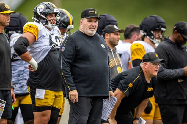 August 6, 2026, Latrobe, Pennsylvania, USA: Pittsburgh Steelers head coach MIKE MCCARTHY during the Pittsburgh Steelers Training Camp in Latrobe, Pennsylvania. Latrobe USA - ZUMAg257 20260806_zsp_g257_064 Copyright: xBrentxGudenschwagerx