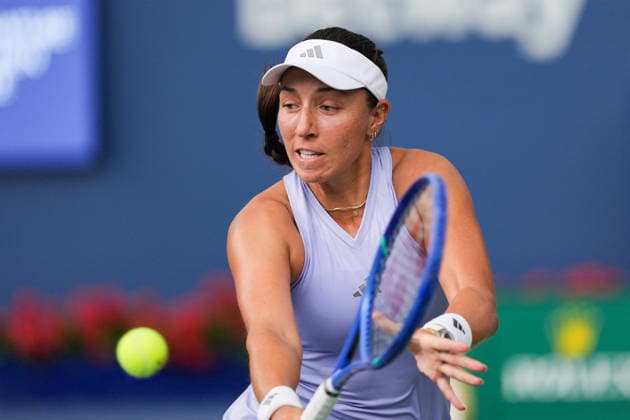 WTA, Tennis Damen Masters 1000 National Bank Open Toronto 2026 - Round of 32 - Day 6 Jessica Pegula of United States plays a forehand during the Women™s Singles round of 32 match against Kamila Rajimova of Uzbekistan on day 6 of the WTA Masters 1000 National Bank Open at Sobeys Stadium on August 6, 2026, in Toronto, Canada. (Photo by Leonardo Ramirez Eyepix Group) Copyright: xLeonardoxRamirezx xEyepixxGroupx LR_06082026_08811