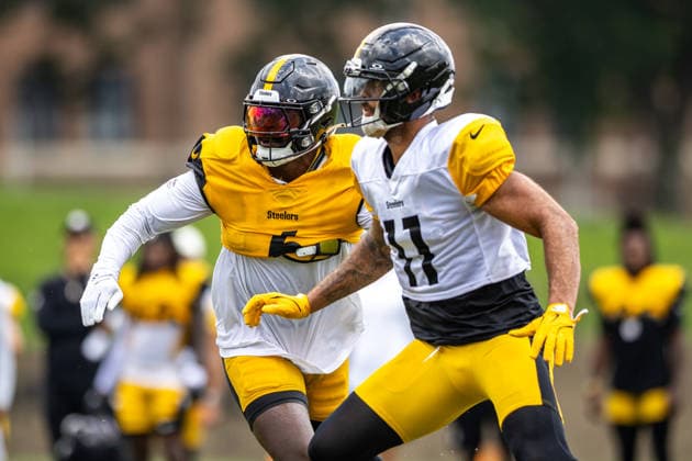 August 6, 2026, Latrobe, Pennsylvania, USA: Pittsburgh Steelers linebacker PATRICK QUEEN (6) in coverage against wide receiver MICHAEL PITTMAN JR. (11) during the Pittsburgh Steelers Training Camp in Latrobe, Pennsylvania. Latrobe USA - ZUMAg257 20260806_zsp_g257_067 Copyright: xBrentxGudenschwagerx