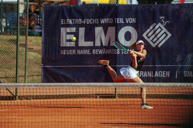 Leipzig Open 2026 - W75 Leipzig - Viertelfinale: Alena Kovackova (CZE) Nellie Taraba Wallberg (SWE) - Rasheeda McAdoo (USA) Sapfo Sakellaridi (GRE) Nellie Taraba Wallberg (SWE) spielt den Ball mit der Rückhand zurück am 06.08.2026 im Leipziger Tennisclub 1990 e.V., Leipzig (Sachsen) Leipzig Leipziger Tennisclub 1990 e.V. Sachsen Deutschland *** Leipzig Open 2026 W75 Leipzig Quarterfinals Alena Kovackova CZE Nellie Taraba Wallberg SWE Rasheeda McAdoo USA Sapfo Sakellaridi GRE Nellie Taraba Wallberg SWE returns the ball with a backhand on August 6, 2026, in LeipLeipzig Tennis Club 1990 e.V., Leipzig, Saxony, Leipzig, Leipzig Tennis Club 1990 e.V., Saxony, Germany
