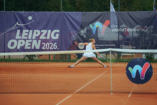 Leipzig Open 2026 - W75 Leipzig - Achtelfinale: Elena Malygina (EST) - Laima Vladson (UZB) Elena Malygina (EST) spiel den Ball mit der Rückhand zurück am 06.08.2026 im Leipziger Tennisclub 1990 e.V., Leipzig (Sachsen) Leipzig Leipziger Tennisclub 1990 e.V. Sachsen Deutschland *** Leipzig Open 2026 W75 Leipzig Round of 16 Elena Malygina (EST) vs. Laima Vladson (UZB) Elena Malygina (EST) returns the ball with her backhand on August 6, 2026, at the Leipzig Tennis Club 1990 e.V., Leipzig, Saxony, Leipzig, Leipzig Tennis Club 1990 e.V., Saxony, Germany