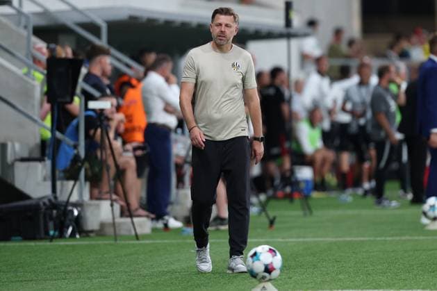06.August.2026 - SOCCER - 2026 27 UEFA EUROPA LEAGUE, Third Qualifying Round, 1st Leg FC Hradec Kralove vs Besiktas JK Head Coach David Horejs (Hradec Kralove) shows disappointment after the match Hradec Kralove Hradec Kralove, Czech Republic Malsovicka Arena Malsovicka Arena Czech Republic Copyright: xYigitxOermex xPsxImagesxYigitxOermex xPsxImagesx