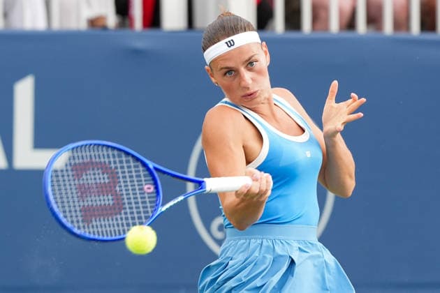 WTA, Tennis Damen Masters 1000 National Bank Open Toronto 2026 - Round of 32 - Day 6 Marta Kostiuk of Ukraine plays a forehand during the Women™s Singles round of 32 match against Madison Keys of United States on day 6 of the WTA Masters 1000 National Bank Open at Sobeys Stadium on August 6, 2026, in Toronto, Canada. (Photo by Leonardo Ramirez Eyepix Group) Copyright: xLeonardoxRamirezx xEyepixxGroupx LR_06082026_08846