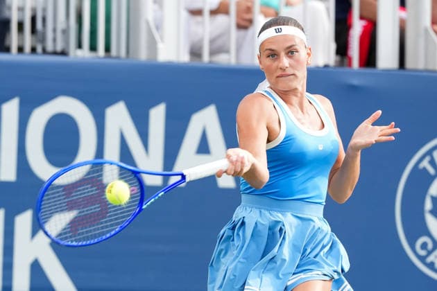 WTA, Tennis Damen Masters 1000 National Bank Open Toronto 2026 - Round of 32 - Day 6 Marta Kostiuk of Ukraine plays a forehand during the Women™s Singles round of 32 match against Madison Keys of United States on day 6 of the WTA Masters 1000 National Bank Open at Sobeys Stadium on August 6, 2026, in Toronto, Canada. (Photo by Leonardo Ramirez Eyepix Group) Copyright: xLeonardoxRamirezx xEyepixxGroupx LR_06082026_08857