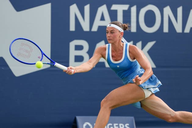 WTA, Tennis Damen Masters 1000 National Bank Open Toronto 2026 - Round of 32 - Day 6 Marta Kostiuk of Ukraine lunges to play a forehand during the Women™s Singles round of 32 match against Madison Keys of United States on day 6 of the WTA Masters 1000 National Bank Open at Sobeys Stadium on August 6, 2026, in Toronto, Canada. (Photo by Leonardo Ramirez Eyepix Group) Copyright: xLeonardoxRamirezx xEyepixxGroupx LR_06082026_08871