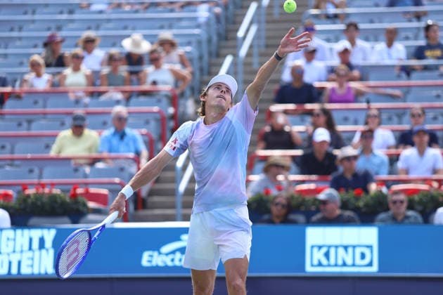 ATP, Tennis Herren Masters 1000 National Bank Open Montreal 2026 - Round of 32 - Day 6 Ãlex de Minaur of Australia serves during the Men™s round of 32 match against Cameron Norrie of United Kingdom on day 6 of the ATP Masters 1000 National Bank Open at IGA Stadium. on August 6, 2026, in Montreal, Canada. (Photo by Horacio Zamora Eyepix Group) Copyright: xHoracioxZamorax xEyepixxGroupx HZ_06082026_194187