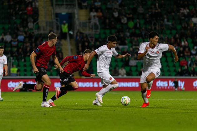 Osorio and Cho seen during UEFA Conference League qualifying game between teams of Bohemians FC and FC Midtjylland (Maria Eduarda Lopes Ball Raw Images) Dublin Tallaght Stadium Ireland Copyright: xMariaxEduardaxLopesx Maria Eduarda Lopes Sebold (72 de 146)