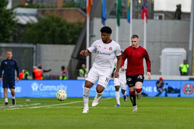 Pedro Bravo and Ross Tierney seen during UEFA Conference League qualifying game between teams of Bohemians FC and FC Midtjylland (Maria Eduarda Lopes Ball Raw Images) Dublin Tallaght Stadium Ireland Copyright: xMariaxEduardaxLopesx marialopes_equipa_equipa_2627 (207 de 102)
