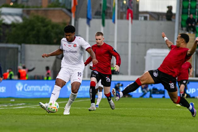 Pedro Bravo, Ross Tierney and James Taylor seen during UEFA Conference League qualifying game between teams of Bohemians FC and FC Midtjylland (Maria Eduarda Lopes Ball Raw Images) Dublin Tallaght Stadium Ireland Copyright: xMariaxEduardaxLopesx marialopes_equipa_equipa_2627 (210 de 102)