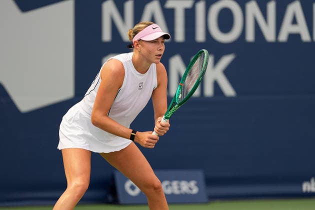 WTA, Tennis Damen Masters 1000 National Bank Open Toronto 2026 - Round of 32 - Day 6 Amanda Anisimova of United States concentrates during the Women™s Singles round of 32 match against Nikola BartÅ¯Åˆkova of Czech Republic on day 6 of the WTA Masters 1000 National Bank Open at Sobeys Stadium on August 6, 2026, in Toronto, Canada. (Photo by Leonardo Ramirez Eyepix Group) Copyright: xLeonardoxRamirezx xEyepixxGroupx LR_06082026_194407