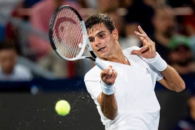 August 6, 2026, Montreal, Pq, Canada: Rafael Jodar of Spain returns a shot from Lorenzo Musetti of Italy on day five of the National Bank Open tennis tournament in Montreal on Thursday, August 6, 2026. Canada News - August 6, 2026  - ZUMAc35_ 20260806_zaf_c35_093 Copyright: xChristopherxKatsarovx
