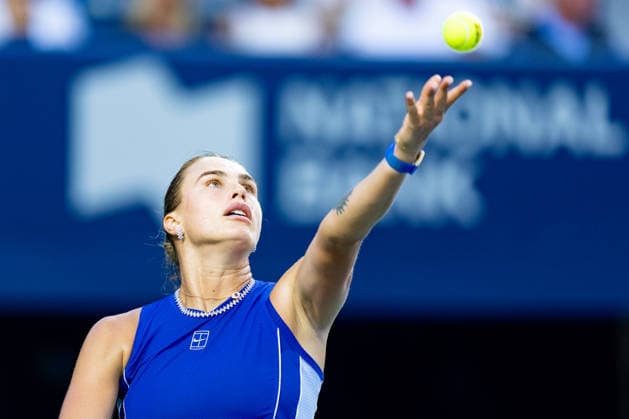 TORONTO, ON - AUGUST 06: Aryna Sabalenka of Belarus serves the ball during her match at the WTA, Tennis Damen National Bank Open tournament on August 6, 2026 at Sobeys Stadium in Toronto, ON, Canada (Photo by Julian Avram Icon Sportswire) TENNIS: AUG 06 National Bank Open EDITORIAL USE ONLY Icon2608060123