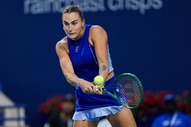 WTA, Tennis Damen Masters 1000 National Bank Open Toronto 2026 - Round of 32 - Day 6 Aryna Sabalenka of Belarus plays a backhand during the Women™s Singles round of 32 match against Zhang Shuai of China on day 6 of the WTA Masters 1000 National Bank Open at Sobeys Stadium on August 6, 2026, in Toronto, Canada. (Photo by Leonardo Ramirez Eyepix Group) Copyright: xLeonardoxRamirezx xEyepixxGroupx LR_06082026_194359