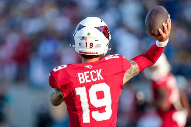 CANTON, OH - AUGUST 06: Arizona Cardinals quarterback Carson Beck (19) throws a pass prior to the National Football League preseason game between the Carolina Panthers and Arizona Cardinals on August 6, 2026, at the Tom Benson Hall of Fame Stadium in Canton, OH. (Photo by Frank Jansky Icon Sportswire) NFL, American Football Herren, USA AUG 06 Hall of Fame Game - Panthers vs Cardinals EDITORIAL USE ONLY Icon26080625