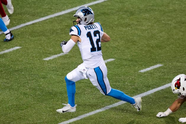 CANTON, OH - AUGUST 06: Carolina Panthers quarterback Kenny Pickett (12) runs the football during the second quarter of the National Football League preseason game between the Carolina Panthers and Arizona Cardinals on August 6, 2026, at the Tom Benson Hall of Fame Stadium in Canton, OH. (Photo by Frank Jansky Icon Sportswire) NFL, American Football Herren, USA AUG 06 Hall of Fame Game - Panthers vs Cardinals EDITORIAL USE ONLY Icon26080653