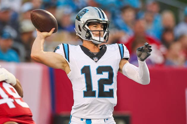 August 6, 2026, Canton, Ohio, USA: Carolina Panthers player looks for a pass at the 2026 Pro Football Hall of Fame Game between the Carolina Panthers and Arizona Cardinals at Tom Benson Hall of Fame Stadium on August 6, 2026 in Canton, Ohio. Canton USA - ZUMAs335 20260806_znp_s335_020 Copyright: xMatthewxSmithx