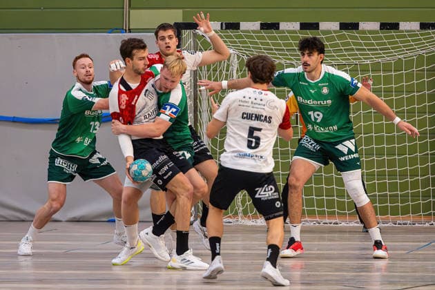 06.08.2026, xovx, Handball Lindencup, HSG Wetzlar - Pfadi Winterthur v.l. Tomas Piroch (HSG Wetzlar), Tim Rellstab (Pfadi Winterthur), Ivan Simic (Pfadi Winterthur), Georg Löwen (HSG Wetzlar), Tiago Cuencas (Pfadi Winterthur), Doruk Pehlivan (HSG Wetzlar) Linden Stadthalle Hessen Deutschland (DE) *** August 6, 2026, xovx, Lindencup Handball, HSG Wetzlar vs. Pfadi Winterthur: Tomas Piroch (HSG Wetzlar), Tim Rellstab (Pfadi Winterthur), Ivan Simic (Pfadi Winterthur), Georg Löwen (HSG Wetzlar), Tiago Cuencas (Pfadi Winterthur), Doruk Pehlivan (HSG Wetzlar); Linden Stadthalle, Hesse, Germany, DE