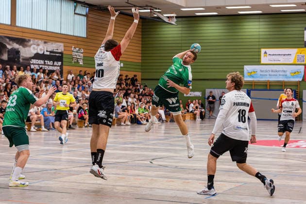 06.08.2026, xovx, Handball Lindencup, HSG Wetzlar - Pfadi Winterthur v.l. Georg Löwen (HSG Wetzlar), Ivan Simic (Pfadi Winterthur), Dominik Mappes (HSG Wetzlar), Daniel Parkhomenko (Pfadi Winterthur) Linden Stadthalle Hessen Deutschland (DE) *** August 6, 2026, xovx, Lindencup Handball, HSG Wetzlar vs. Pfadi Winterthur; from left: Georg Löwen (HSG Wetzlar), Ivan Simic (Pfadi Winterthur), Dominik Mappes (HSG Wetzlar), Daniel Parkhomenko (Pfadi Winterthur); Linden Stadthalle, Hesse, Germany, DE
