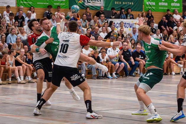 06.08.2026, xovx, Handball Lindencup, HSG Wetzlar - Pfadi Winterthur v.l. Tim Rellstab (Pfadi Winterthur), Tomas Piroch (HSG Wetzlar), Ivan Simic (Pfadi Winterthur), Georg Löwen (HSG Wetzlar) Linden Stadthalle Hessen Deutschland (DE) *** August 6, 2026, xovx, Lindencup Handball Tournament, HSG Wetzlar vs. Pfadi Winterthur; Tim Rellstab (Pfadi Winterthur), Tomas Piroch (HSG Wetzlar), Ivan Simic (Pfadi Winterthur), Georg Löwen (HSG Wetzlar); Linden Stadthalle, Hesse, Germany, DE