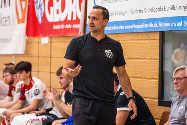 06.08.2026, xovx, Handball Lindencup, HSG Wetzlar - Pfadi Winterthur Trainer Goran Cvetkovic (Pfadi Winterthur) Linden Stadthalle Hessen Deutschland (DE) *** August 6, 2026, xovx, Lindencup Handball Tournament, HSG Wetzlar vs. Pfadi Winterthur; Coach Goran Cvetkovic; Pfadi Winterthur; Linden City Hall; Hesse, Germany; DE