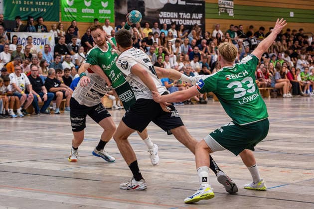 06.08.2026, xovx, Handball Lindencup, HSG Wetzlar - Pfadi Winterthur v.l. Tim Rellstab (Pfadi Winterthur), Tomas Piroch (HSG Wetzlar), Ivan Simic (Pfadi Winterthur), Georg Löwen (HSG Wetzlar) Linden Stadthalle Hessen Deutschland (DE) *** August 6, 2026, xovx, Lindencup Handball Tournament, HSG Wetzlar vs. Pfadi Winterthur; Tim Rellstab (Pfadi Winterthur), Tomas Piroch (HSG Wetzlar), Ivan Simic (Pfadi Winterthur), Georg Löwen (HSG Wetzlar); Linden Stadthalle, Hesse, Germany, DE