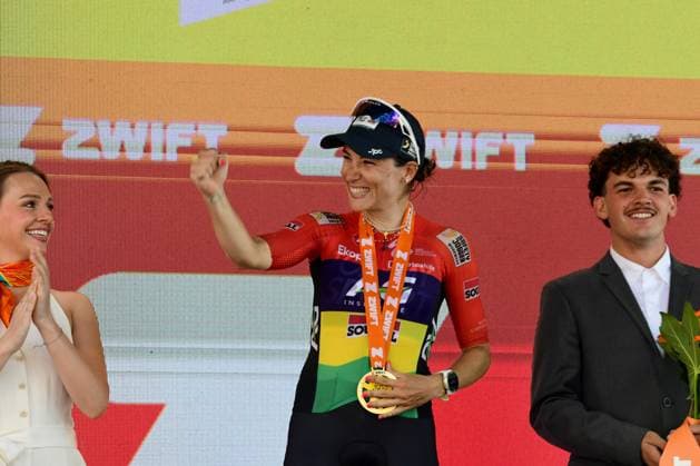 Stage 6 - Women S Tour De France 2026 Kim Le Court Pienaar of the AG Insurance Soudal Team receives the winner s jersey during the official ceremony at the finish of Stage 6 of the 2026 Women s Tour de France in Tournon-sur-Rhone, France, on August 6, 2026. The stage ran between Montbrison and Tournon-sur-Rhone. Tournon sur Rhone Ardeche France  Copyright: xRomainxDoucelinx originalFilename:doucelin-stage6wo260806_np19F.jpg