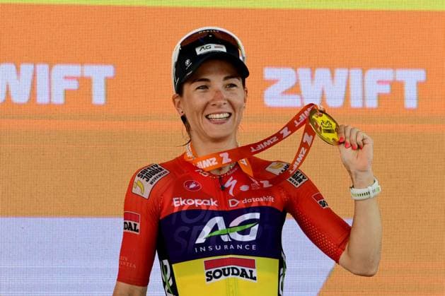 Stage 6 - Women S Tour De France 2026 Kim Le Court Pienaar of the AG Insurance Soudal Team receives the winner s jersey during the official ceremony at the finish of Stage 6 of the 2026 Women s Tour de France in Tournon-sur-Rhone, France, on August 6, 2026. The stage ran between Montbrison and Tournon-sur-Rhone. Tournon sur Rhone Ardeche France  Copyright: xRomainxDoucelinx originalFilename:doucelin-stage6wo260806_nppkU.jpg