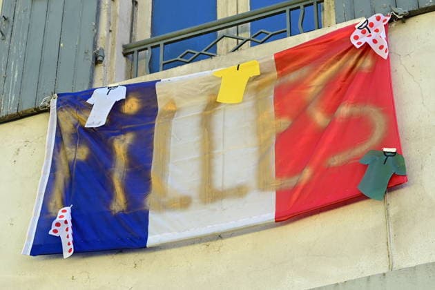Stage 6 - Women S Tour De France 2026 A French flag is displayed at the finish of Stage 6 of the 2026 Women s Tour de France, which ran from Montbrison to Tournon sur Rhone, on August 6, 2026. Cyclist Kim Le Court Pienaar of the AG Insurance-Soudal Team won the stage. Tournon sur Rhone Ardeche France  Copyright: xRomainxDoucelinx originalFilename:doucelin-stage6wo260806_npRA3.jpg