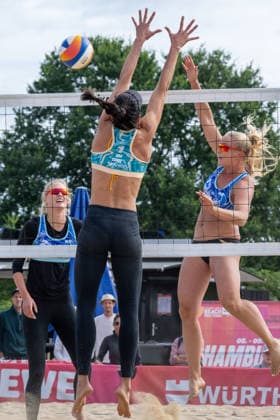 HAMBURG, GERMANY - AUGUST 7: Sara Hughes (Player No. 1, USA), Ally Batenhorst (Player No. 2, USA) during the Beach Pro Tour - Elite 16 at Hamburg on August 7, 2026 in Hamburg, Germany. Germany Copyright: xPeterxWeberx