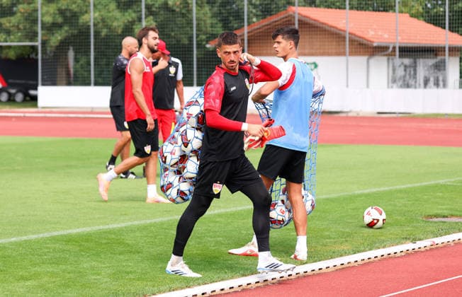 07.08.2026, Deutschland, Grassau, Fußball Bundesliga, Saison 2026 2027, Trainingslager VfB Stuttgart, Fabian Bredlow *** August 7, 2026, Germany, Grassau, Bundesliga, 2026–2027 season, VfB Stuttgart training camp, Fabian Bredlow