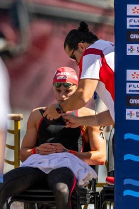 SWIMMING - EAC 2026 PARIS,FRANCE,07.AUG.26 - SWIMMING - European Aquatics Championships Paris 2026, open water, 3km knock out,men. Image shows Luca Karl (AUT) with his coach.  GEPAxpictures xPhilippxBrem
