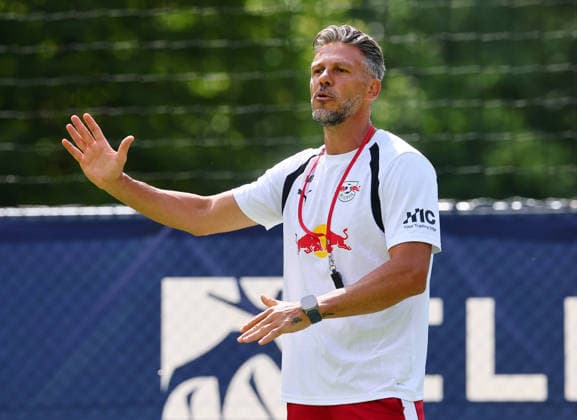 RB Leipzig - AUT Trainingslager Bundesliga Saalfelden, 07.08.2026, Gut Brandlhof, Fussball, Bundesliga, GER , RB Leipzig - Trainingslager in Saalfelden am Steinernen Meer AUT. , Im Bild: Trainer Martin Demichelis, RB Leipzig , *** RB Leipzig (AUT) Training Camp, Bundesliga, Saalfelden, August 7, 2026, Gut Brandlhof, Soccer, Bundesliga, GER, RB Leipzig Training Camp in Saalfelden am Steinernen Meer (AUT), Pictured: Coach Martin Demichelis, RB Leipzig, Picture Point