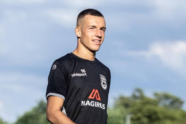 Abschlusstraining SSV Ulm 1846 Fußball vor dem ersten Ligaspiel in Stuttgart, Fussball, Training, Trainingsplatz Ulm 06.08.26 Freisteller Einzelbild Portrait Porträt Simun Birkic (SSV Ulm 1846 Fußball, 16) Abschlusstraining SSV Ulm 1846 Fußball vor dem ersten Ligaspiel in Stuttgart, Fussball, Training, Trainingsplatz Ulm 06.08.26 Foto: Lucca Fundel Ulm Trainingsplatz Baden-Württemberg Deutschland *** SSV Ulm 1846 Soccer Team s Final Practice Before Their First League Match in Stuttgart, Soccer, Training, Ulm Training Field, August 6, 2026; Cutout, Single Image, Portrait, Simun Birkic, SSV Ulm 1846 Soccer, 16; Final Training Session for SSV Ulm 1846 Soccer Ahead of Their First League Match in Stuttgart, Soccer, Training, Ulm Training Ground, August 26, 2006, Photo by Lucca Fundel, Ulm Training Ground, Baden-Württemberg, Germany