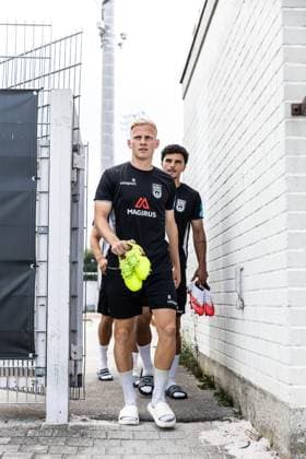 Abschlusstraining SSV Ulm 1846 Fußball vor dem ersten Ligaspiel in Stuttgart, Fussball, Training, Trainingsplatz Ulm 06.08.26 Per Lockl (SSV Ulm 1846 Fußball, 08) Abschlusstraining SSV Ulm 1846 Fußball vor dem ersten Ligaspiel in Stuttgart, Fussball, Training, Trainingsplatz Ulm 06.08.26 Foto: Lucca Fundel Ulm Trainingsplatz Baden-Württemberg Deutschland *** Final training session for SSV Ulm 1846 Soccer ahead of their first league match in Stuttgart, Soccer, Training, Ulm Training Field, August 6, 2026, by Per Lockl, SSV Ulm 1846 Soccer, 08 Final training session for SSV Ulm 1846 Soccer ahead of their first league match in Stuttgart, soccer, training, Ulm training field, August 6, 2006. Photo by Lucca Fundel, Ulm training field, Baden-Württemberg, Germany