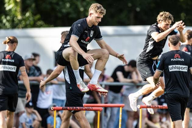 Abschlusstraining SSV Ulm 1846 Fußball vor dem ersten Ligaspiel in Stuttgart, Fussball, Training, Trainingsplatz Ulm 06.08.26 Steffen Meuer (SSV Ulm 1846 Fußball, 18) Abschlusstraining SSV Ulm 1846 Fußball vor dem ersten Ligaspiel in Stuttgart, Fussball, Training, Trainingsplatz Ulm 06.08.26 Foto: Lucca Fundel Ulm Trainingsplatz Baden-Württemberg Deutschland *** Final practice for SSV Ulm 1846 Soccer ahead of their first league game in Stuttgart, Soccer, Training, Ulm Training Field, August 6, 2026, Steffen Meuer, SSV Ulm 1846 Soccer, 18 Final Training Session for SSV Ulm 1846 Soccer Ahead of Their First League Match in Stuttgart, Soccer, Training, Ulm Training Field, August 26, 2006, Photo by Lucca Fundel, Ulm Training Field, Baden-Württemberg, Germany