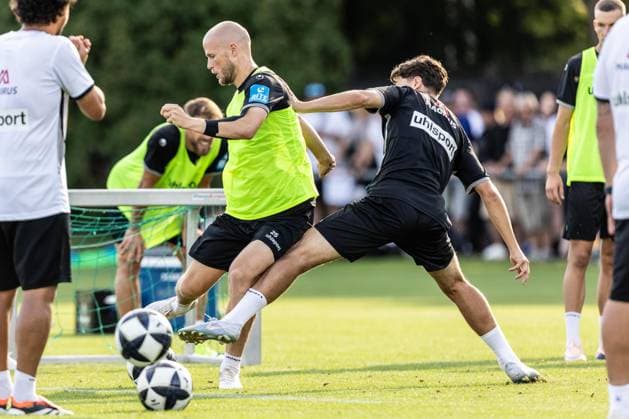 Abschlusstraining SSV Ulm 1846 Fußball vor dem ersten Ligaspiel in Stuttgart, Fussball, Training, Trainingsplatz Ulm 06.08.26 v.l. Marcel Seegert (SSV Ulm 1846 Fußball, 25), Karl Kempf (SSV Ulm 1846 Fußball, 14) Abschlusstraining SSV Ulm 1846 Fußball vor dem ersten Ligaspiel in Stuttgart, Fussball, Training, Trainingsplatz Ulm 06.08.26 Foto: Lucca Fundel Ulm Trainingsplatz Baden-Württemberg Deutschland *** Final training session for SSV Ulm 1846 Soccer ahead of their first league game in Stuttgart, soccer, training, Ulm training field, June 8, 2026, from left: Marcel Seegert, SSV Ulm 1846 Soccer, 25, Karl Kempf, SSV Ulm 1846 Soccer, 14 Final training session for SSV Ulm 1846 Soccer ahead of their first league match in Stuttgart, soccer, training, Ulm training field, August 26, 2006. Photo by Lucca Fundel, Ulm training field, Baden-Württemberg, Germany