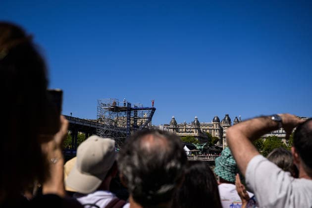 260807 Spectators watch Annika Bornebusch of Denmark waving to the crowd when competing in women™s high diving 20m platform round 1 during day eight of the 2026 European Aquatics Championships on August 7, 2026 in Paris. Photo: Joel Marklund BILDBYRAN kod JM JM0834 bbeng simhopp diving high diving höga hopp 2026 european aquatics championships em dam *** 260807 Spectators watch Annika Bornebusch of Denmark wave to the crowd while competing in the women’s 20-meter high diving platform Round 1 on the eighth day of the 2026 European Aquatics Championships on August 7, 2026 in Paris. Photo by Joel Marklund. BILDBYRAN code JM JM0834 bbeng diving high diving 2026 European Aquatics Championships women’s  Copyright: JOELxMARKLUND BB260807JM011