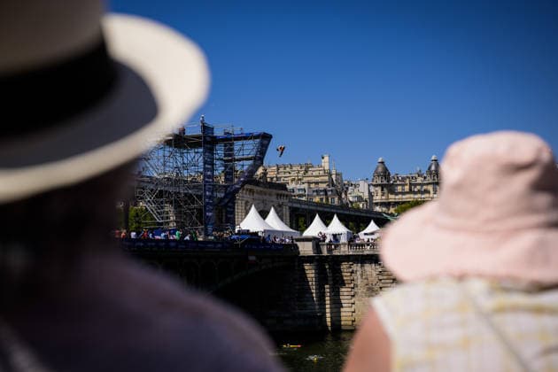 260807 Spectators watch Maike Elena Halbisch of Germany competing in women™s high diving 20m platform round 1 during day eight of the 2026 European Aquatics Championships on August 7, 2026 in Paris. Photo: Joel Marklund BILDBYRAN kod JM JM0834 bbeng simhopp diving high diving höga hopp 2026 european aquatics championships em dam *** 260807 Spectators watch Maike Elena Halbisch of Germany competing in the women’s 20-meter platform high diving Round 1 during Day 8 of the 2026 European Aquatics Championships on August 7, 2026 in Paris. Photo by Joel Marklund. BILDBYRAN code JM JM0834 bbeng diving high diving 2026 European Aquatics Championships women’s  Copyright: JOELxMARKLUND BB260807JM014