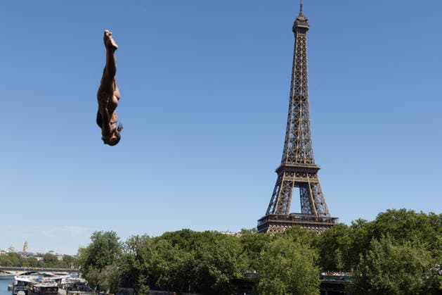 First day of Women 20m high diving final European Aquatics Championships - Paris France s Madeleine Bayon dive with the Eiffel Tower in the Background during the first day of Women’s 20m high diving final event during the LEN European Aquatics Championships in the Seine river in Paris on August 7, 2026. Photo by Raphael Lafargue ABACAPRESS.COM Paris France  Copyright: xLafarguexRaphael ABACAx