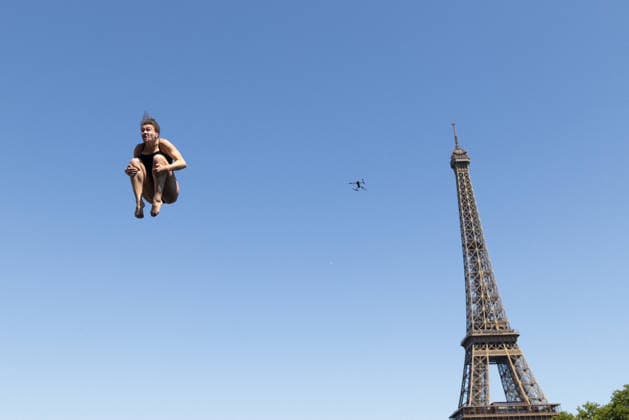 First day of Women 20m high diving final European Aquatics Championships - Paris Germany s diver Maike Elena Halbisch dive with the Eiffel Tower in the Background during the first day of Women’s 20m high diving final event during the LEN European Aquatics Championships in the Seine river in Paris on August 7, 2026. Photo by Raphael Lafargue ABACAPRESS.COM Paris France  Copyright: xLafarguexRaphael ABACAx