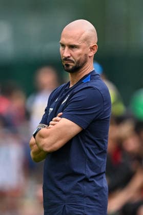 SOCCER - Hoffenheim vs Gladbach, test match SCHWAZ,AUSTRIA,07.AUG.26 - SOCCER - 1. DFL, 1. Deutsche Bundesliga, TSG Hoffenheim vs Borussia Mönchengladbach, test match. Image shows head coach Christian Ilzer (Hoffenheim).  GEPAxpictures xDanielxSchoenherr