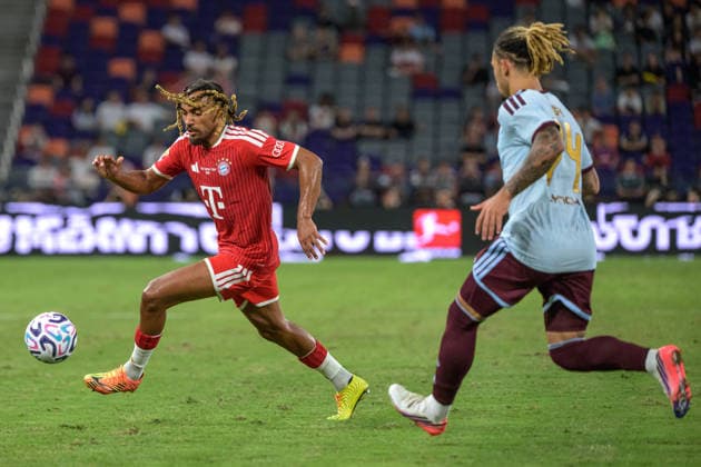 August 7, 2026, Hong Kong, Hong Kong: Sasha BOEY in action for Bayern Munich in the pre season 2026-2027 match in Hong Kong. Audi Football Summit Bayern Munich vs Aston Villa Hong Kong Audi Football Summit Bayern Munich Vs Aston Villa Hong Kong  - ZUMAr144 20260807_zap_r144_042 Copyright: xJaynexRussellx