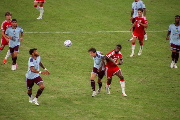 HONG KONG-SPORTS BAYERN-ASTON-VILLA Players of Bayern Munich and Aston Villa compete during the second half of their exhibition football match at the Kai Tak Stadium on August 7, 2026 in Hong Kong. Bayern Munich defeated Aston Villa 2-1, following second-half action that saw Luis Diaz score for Bayern and Victor Lindelof score a consolation goal for Villa. (Photo by Gordon Choi TMHK via Nexpher Images) Hong Kong