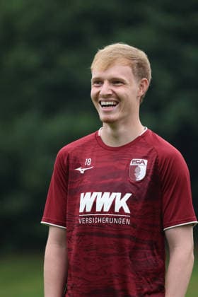 07.08.2026, GER, Fussball, Herren, FC Augsburg, Bundesliga, Trainingslager, Achensee, FCA, Tim Breithaupt im Training Achenkirch *** August 7, 2026, Germany, Soccer, Men s, FC Augsburg, Bundesliga, Training Camp, Achensee, FCA, Tim Breithaupt in Training at Achenkirch