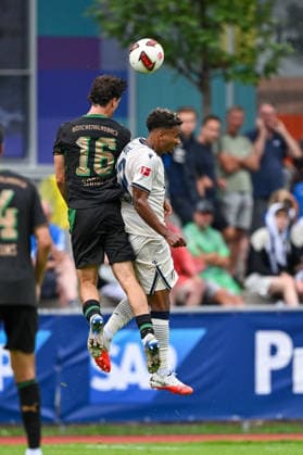 SOCCER - Hoffenheim vs Gladbach, test match SCHWAZ,AUSTRIA,07.AUG.26 - SOCCER - 1. DFL, 1. Deutsche Bundesliga, TSG Hoffenheim vs Borussia Mönchengladbach, test match. Image shows Philipp Sander (Gladbach) and Bambase Conte (Hoffenheim).  GEPAxpictures xDanielxSchoenherr