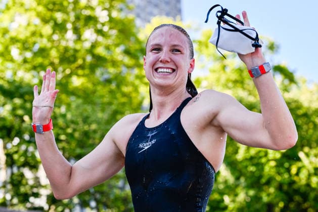 Isabel Gose of Germany celebrates after winning the gold medal in the Open Water Women s 3km Knockout Sprint Final during the European Aquatics Championships at the Olympic Aquatic Center in Paris (France), August 7, 2026. Andrea Masini Deepbluemedia Insidefoto