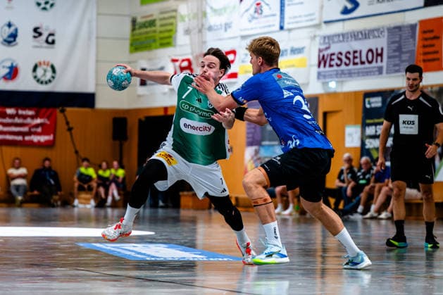 07.08.2026, xdobgx, Handball Heide-Cup 2026, TSV Hannover-Burgdorf - Mors Thy Handball v.l. Leif Tissier (TSV Hannover-Burgdorf, 7) am Ball, plays the ball, Zweikampf, Duell, Kampf, tackle, Silas Overby (Mors-Thy Handbold, 36) *** August 7, 2026, xdobgx, 2026 Heide Cup Handball Tournament, TSV Hannover Burgdorf vs. Mors Thy Handball, from left: Leif Tissier (TSV Hannover Burgdorf), 7 on the ball, plays the ball, one-on-one, duel, battle, tackle, Silas Overby (Mors Thy Handball), 36